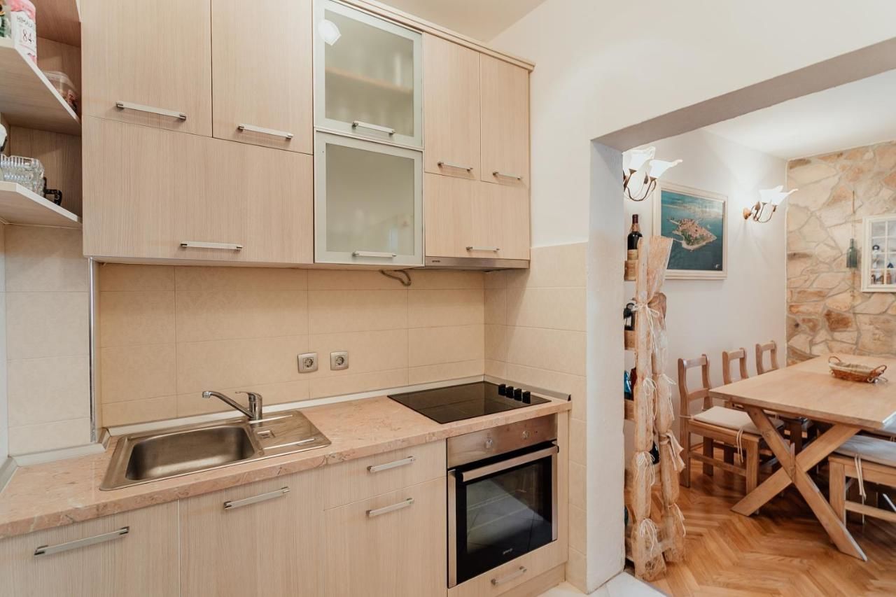 Гостевой дом Stone House Herceg Novi Херцег-Нови-17