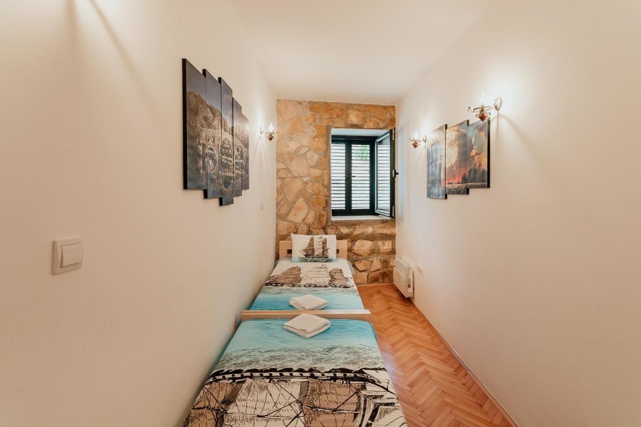 Гостевой дом Stone House Herceg Novi Херцег-Нови-8